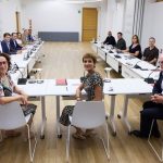 Chivite aborda con el sector del automóvil en Navarra la formación y selección de trabajadores para su electrificación