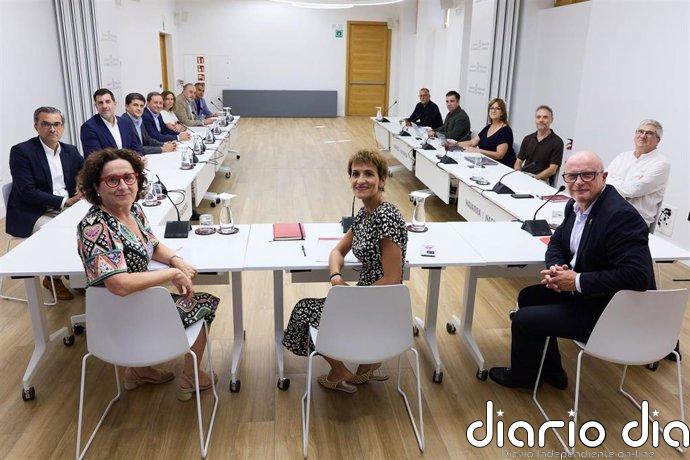 Chivite aborda con el sector del automóvil en Navarra la formación y selección de trabajadores para su electrificación