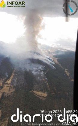 "Cierto optimismo" en el incendio de Riglos (Huesca) tras contener el avance del fuego hacia el Monte Oroel