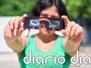 Ciudadanos ante el eclipse, de la expectación a la cautela: "¿Y si nos quedamos ciegos?"