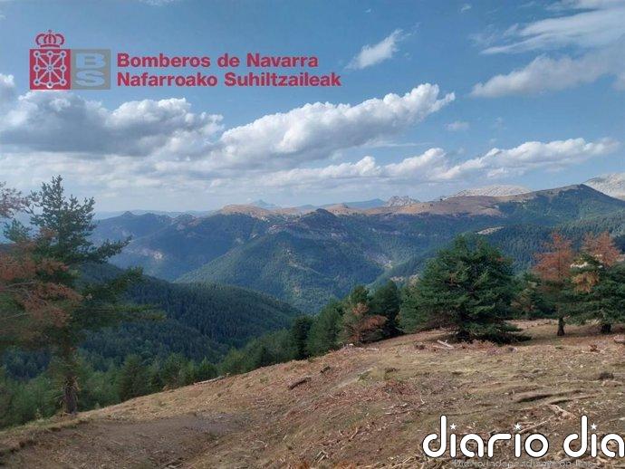 Continúan las labores de extinción del incendio de Urzainki, que evoluciona favorablemente y se mantiene estabilizado