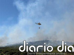 Controlado el incendio forestal en San Roque (Cádiz) que causó daños en una vivienda y obligó a evacuar 19 familias