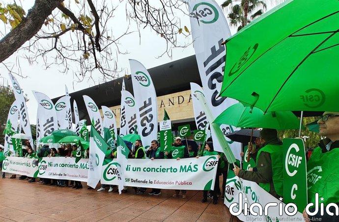 CSIF-A afea a la Junta de "incumplir su compromiso" de aprobar el nuevo Decreto de Teletrabajo en septiembre