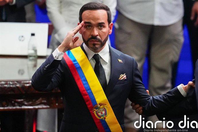 De la Espriella promete la "recuperación total de la seguridad" y la "regeneración nacional" durante su investidura