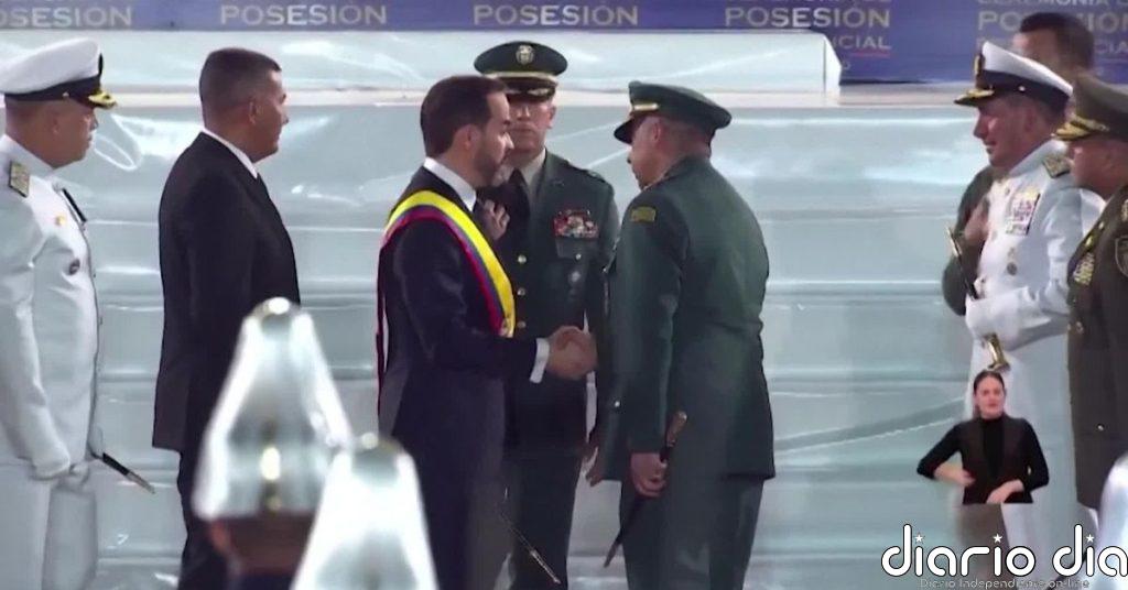 De la Espriella toma posesión como presidente de Colombia