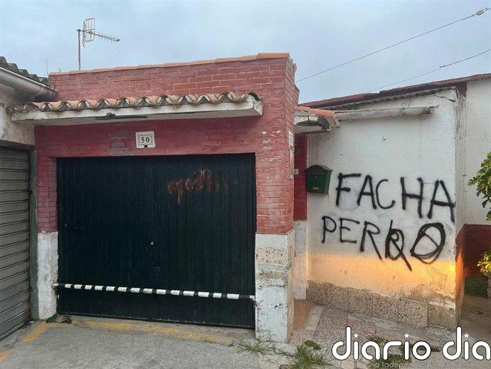 Denuncian una pintada en el garaje de un guardia civil en Ceuta con el mensaje "facha perro"