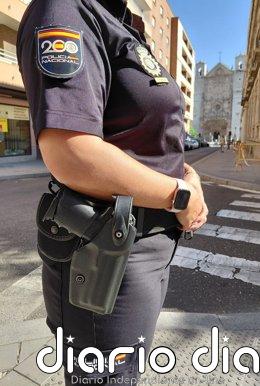 Detenidas cinco personas en Valladolid por una discusión y agresión entre vecinos Agente de la Policía Nacional.