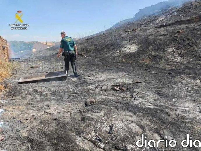 Detenido por originar un incendio forestal cuando usaba una radial en Monteagudo de las Vicarías (Soria)