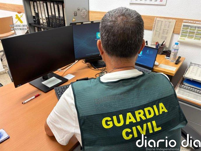 Detenido un empleado de un banco de Gandia por estafar 25.000 euros a una de sus clientas