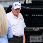 Detienen a un varón armado en el club de golf de Trump en Los Ángeles antes de su visita al campo