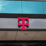 Deutsche Telekom adquiere una compañía de fibra óptica y un operador de televisión polacos por 1.000 millones