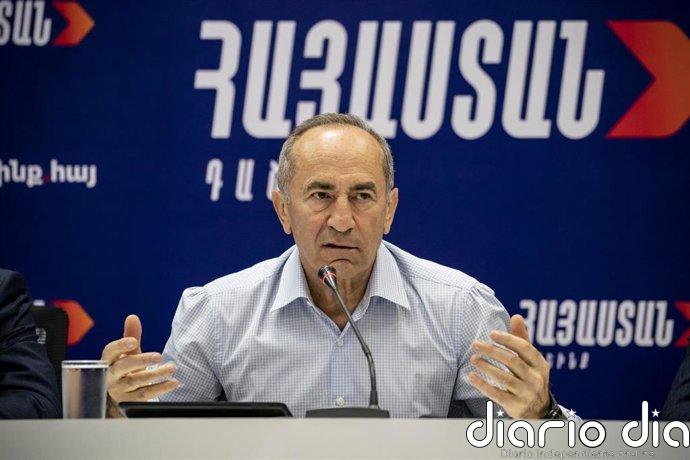 Dictan prisión preventiva contra el expresidente de Armenia Robert Kocharian
