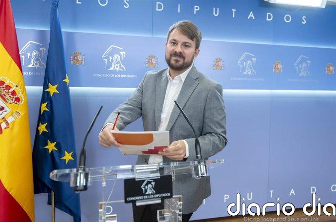 Diputado de Sumar afea a Sánchez que siga de vacaciones en plena crisis de Ceuta: "No tiene ningún sentido"