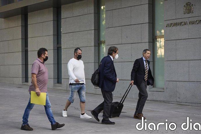 Dos acusados del 'Pitanxo' recogen en Madrid la notificación de juicio, pero el administrador alega problemas médicos
