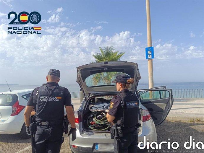 Dos detenidos por robar a bañistas en Can Pere Antoni