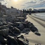 Ecologistas advierten de restos de un "vertido de hidrocarburos" en la playa de Puente Mayorga en San Roque (Cádiz)