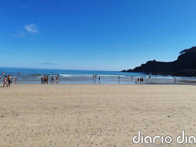 Ecologistas alertan de bacterias fecales en la playa de San Pedro de Bocamar (Cudillero)