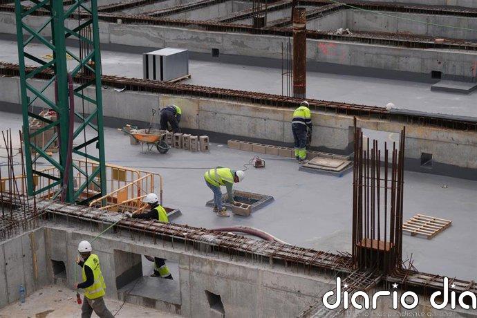 Economía/Laboral- Los salarios de los trabajadores de construcción e industria, los más protegidos frente a la inflación