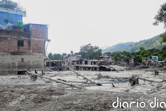 EEUU confirma tres nacionales rescatados y 90 desaparecidos en las inundaciones de Nepal
