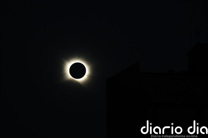 El 12.826 de la Lotería de Navidad, fecha del eclipse, casi agotado en San Lorenzo, única administración que lo vende
