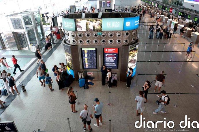 El aeropuerto de Catania en Sicilia vuelve a restringir los aterrizajes por el Etna
