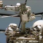 El astronauta de la NASA Anil Menon y la de la ESA Sophie Adenot realizan una caminata espacial de 6 horas y 23 minutos