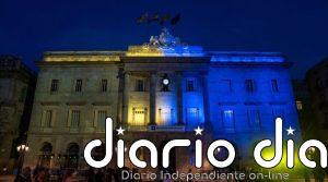 El Ayuntamiento de Barcelona se tiñe de azul y amarillo por el Día de la Independencia de Ucrania