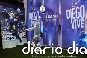 El balón de la 'Mano de Dios' de Maradona se vende por 3,35 millones de dólares en una subasta