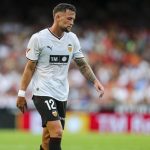 El central del Valencia CF Justin de Haas sufre un esguince en su tobillo derecho