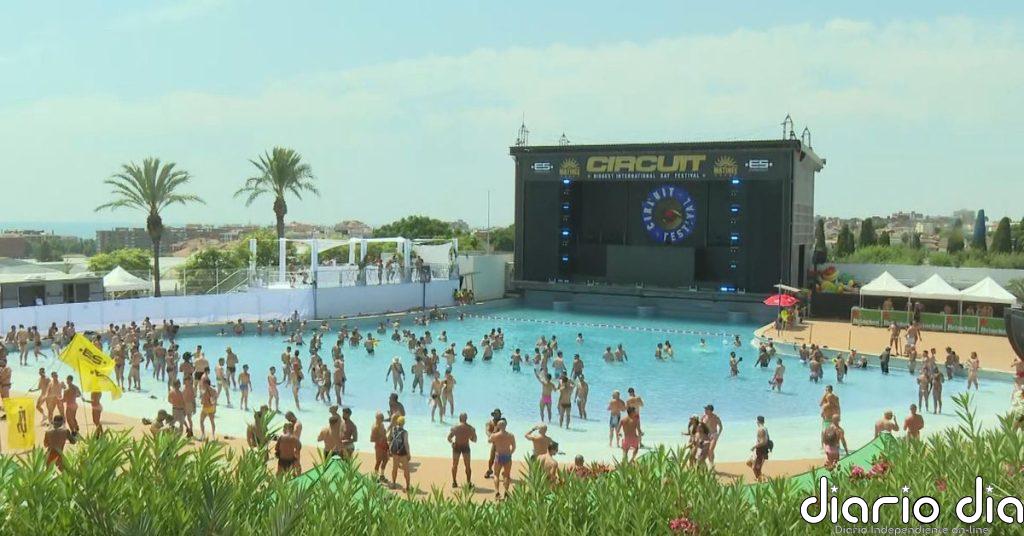 El Circuit Festival vive uno de sus días grandes con una fiesta en el parque de agua