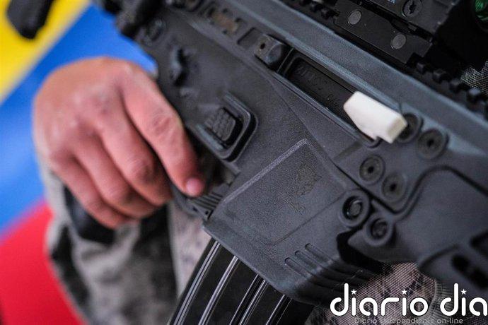 El Ejército de Colombia libera a un secuestrado y recupera a una menor tras un operativo en el centro del país