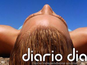 El error que cometemos con el pelo en verano: por qué no es buena idea dejarlo secar al aire