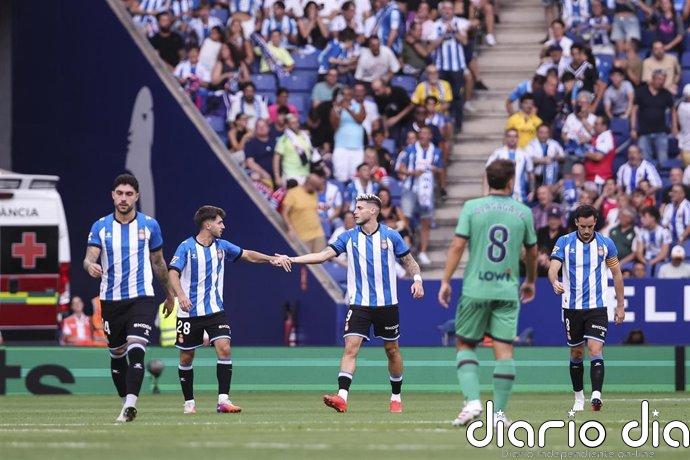 El Espanyol arrolla al Levante y el Racing convence contra el Villarreal