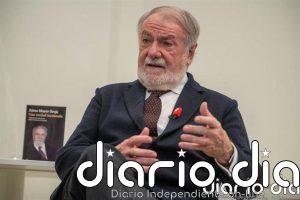 El exministro Mayor Oreja llama a una reunión de PP y Vox para ofrecer una alternativa política tras la crisis de Ceuta