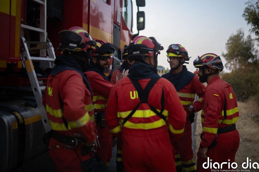El Gobierno amplía a 250 militares de la UME para apoyar las labores de extinción del incendio de Niebla (Huelva)