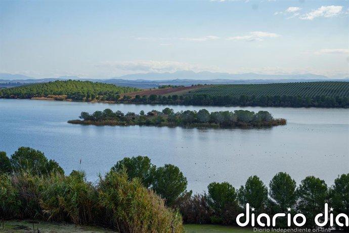 El Gobierno analiza con más de 6.000 regantes del bajo Guadalquivir medidas para mejorar el sector agrícola de Sevilla