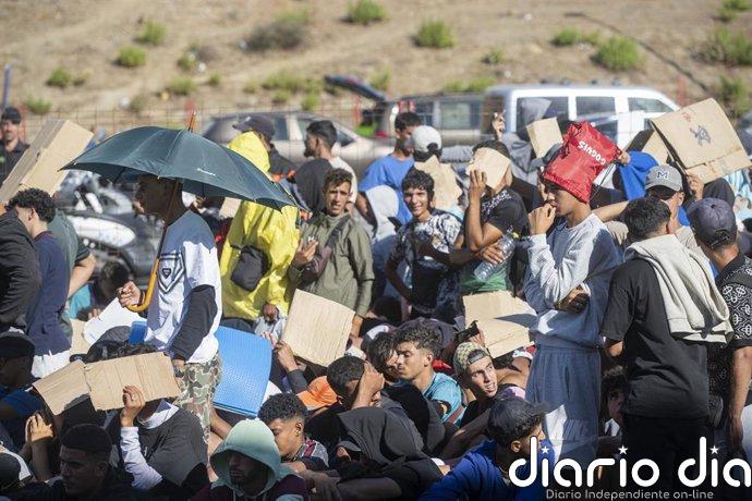 El Gobierno rebaja la cifra de menores migrantes filiados en Ceuta de 2.900 a 1.500 tras depurar registros informáticos