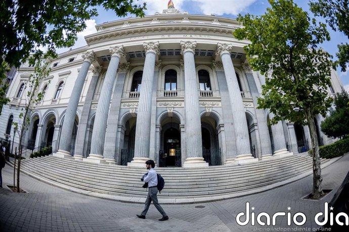 El Ibex 35 pisa el acelerador en la media sesión y supera los 20.100 puntos