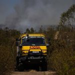 El incendio de Niebla (Huelva) suma 66 desalojados y mantiene cortadas dos carreteras