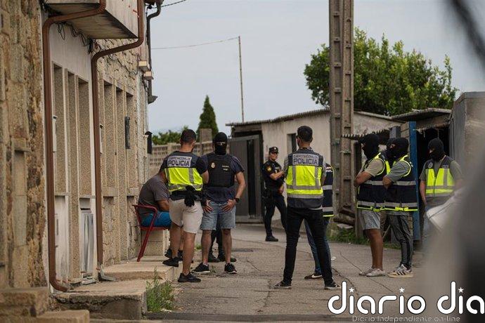 El líder de Os Fanchos y otros dos varones fueron detenidos cuando portaban más de 1.400 kilos de cocaína en A Pobra