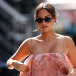 El look premamá de Alexandra Leclerc tiene el accesorio estrella del verano: unas gafas de sol versátiles