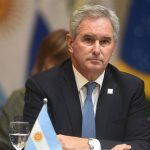 El ministro de Exteriores de Argentina insta a la vicepresidenta a apartarse tras sus declaraciones sobre Milei