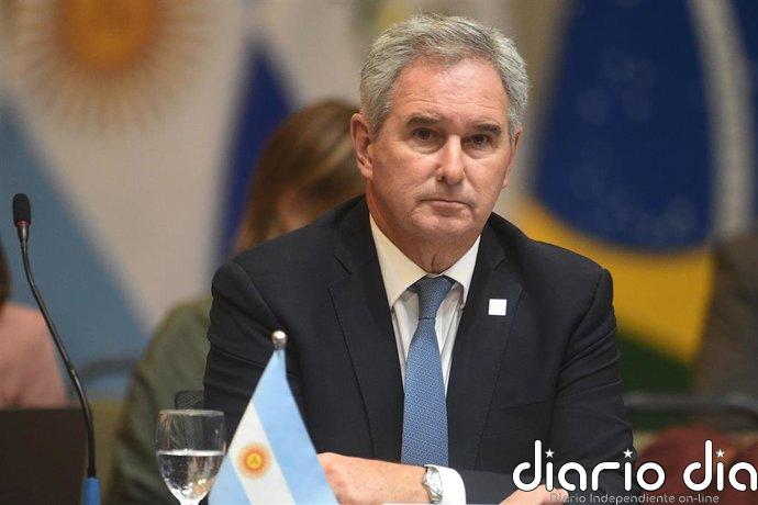 El ministro de Exteriores de Argentina insta a la vicepresidenta a apartarse tras sus declaraciones sobre Milei