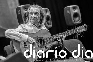 El mundo de la cultura llora la muerte de Pepe Habichuela y sus "manos únicas": "Que repiquen los bordones de Granada"
