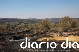 El operativo del incendio de Fermoselle refresca puntos calientes, consolida la defensa y prevé una noche favorable