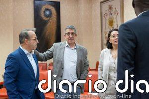 El PSOE admite que el CNI pudo haber avisado de llegadas de inmigrantes a Ceuta, pero no alertó de su alcance