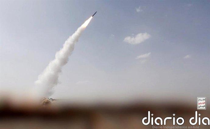 El puerto yemení de Moca suspende operaciones tras la última ola de bombardeos hutíes