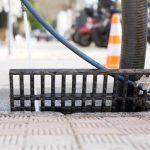 Emasesa limpia 16.090 imbornales y 115 kilómetros de red de saneamiento de Sevilla ante las primeras lluvias