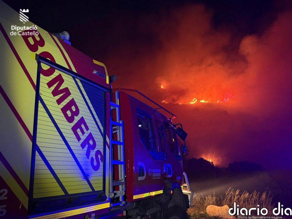 Emergencias activa la situación 2 del PEIF y confina Sierra Engarcerán (Castellón) por el humo del incendio forestal