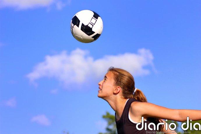 En búsqueda de una buena salud ósea: Fútbol y balonmano, más efectivos que caminar o el gimnasio